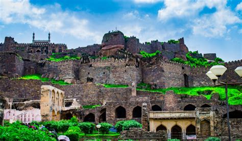  Golconda Fort! An Epic Adventure Through Time and Architectural Brilliance