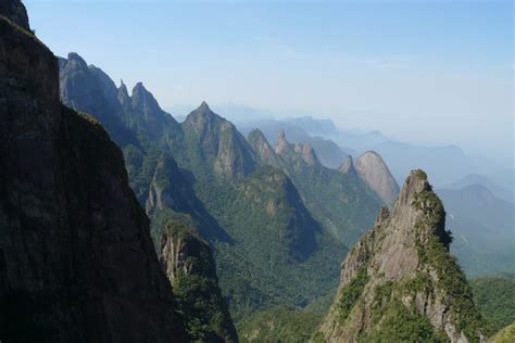  Quedas da Serra do Mar: 거대한 자연의 교향곡에 흠뻑 빠져보세요!